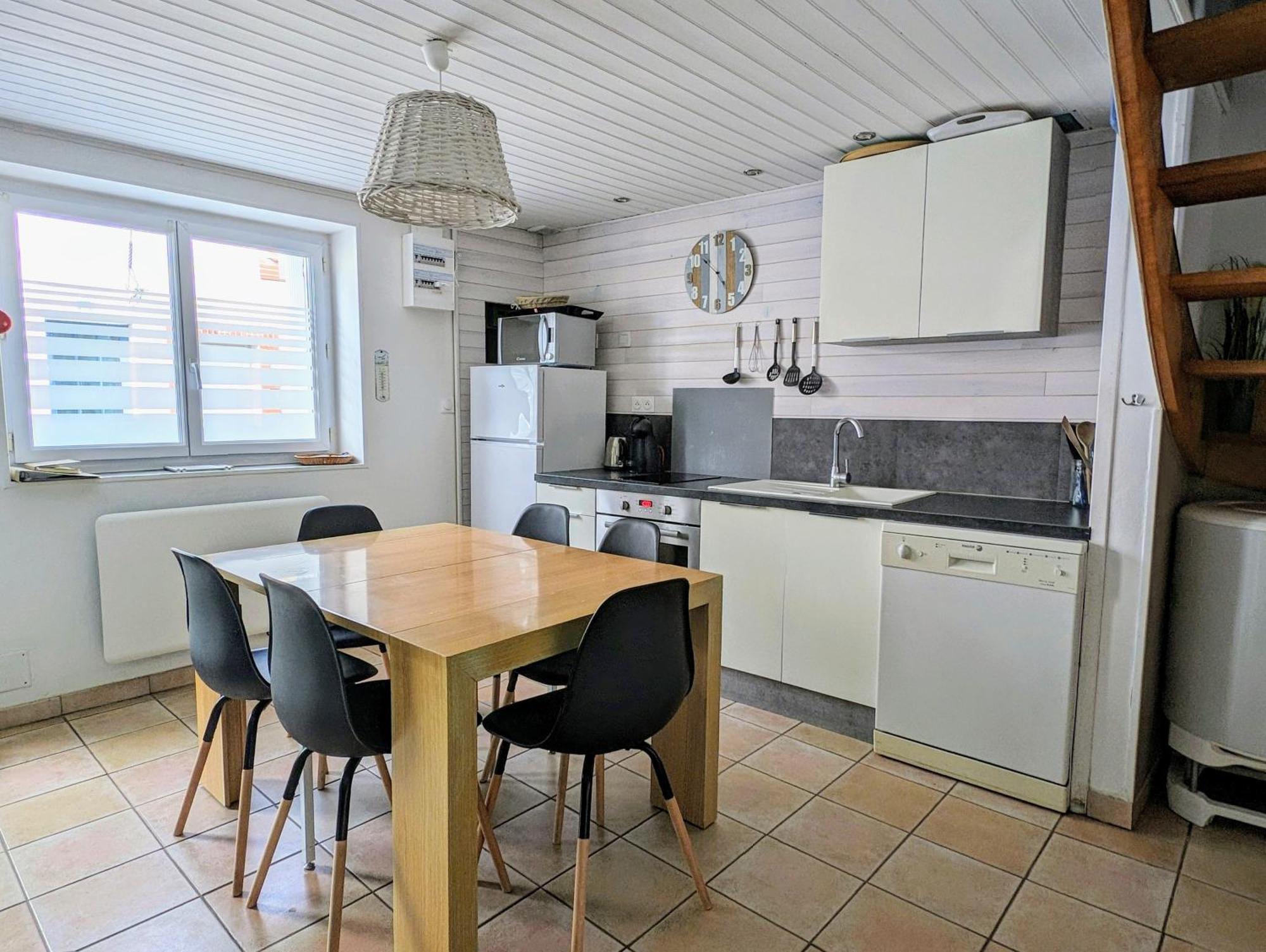 Agreable Maison Renovee En Hyper Centre Avec Patio Pornic Luaran gambar